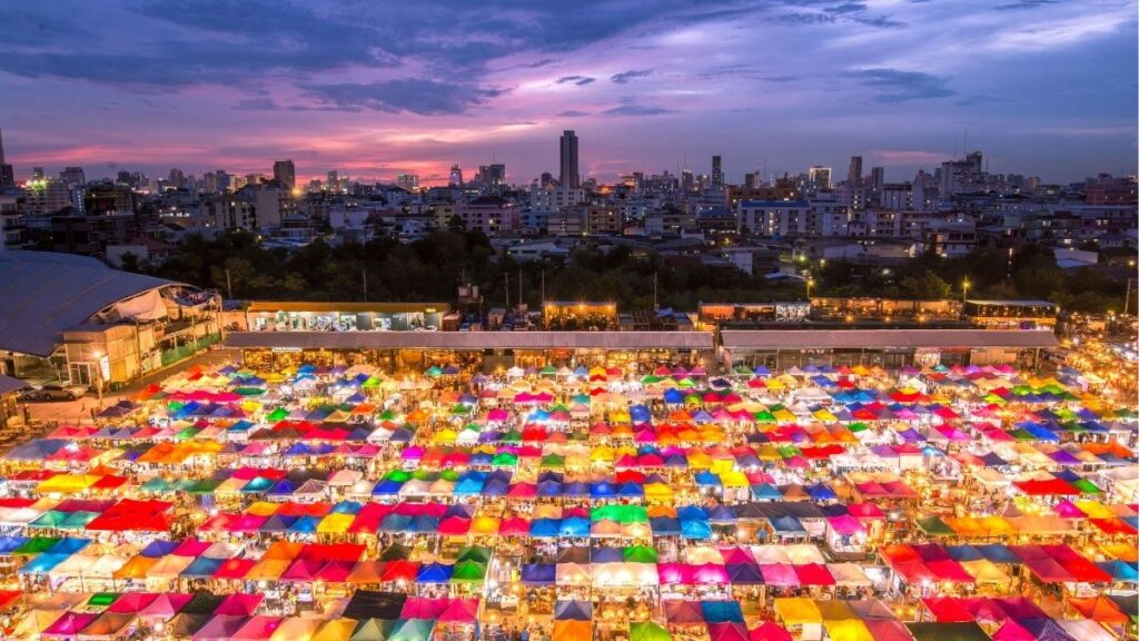 Chọn Chatuchak hoặc Chinatown trong lịch trình Bangkok